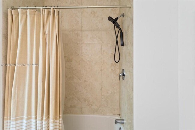 Building Photo - 1900 N Bayshore Dr