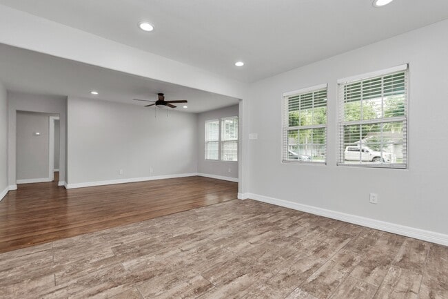 Building Photo - 1709 S Park