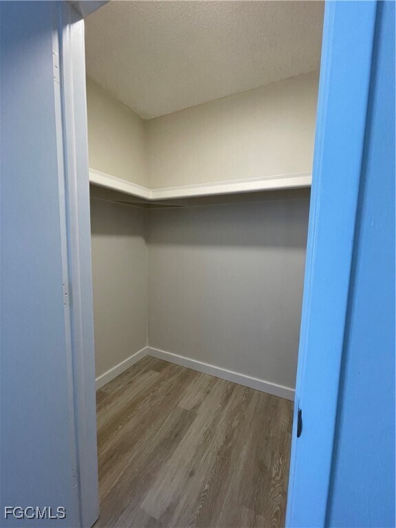 Building Photo - 4958 Viceroy St