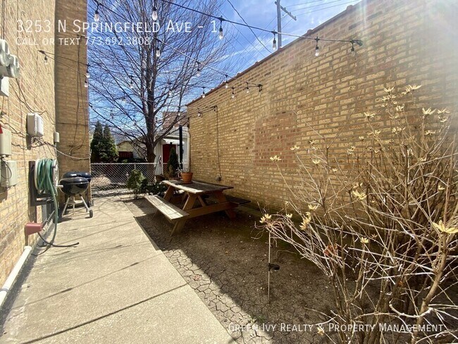 Building Photo - 3253 N Springfield Ave