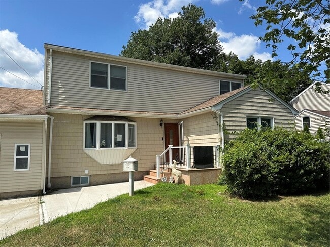Primary Photo - 15 Mida Ct