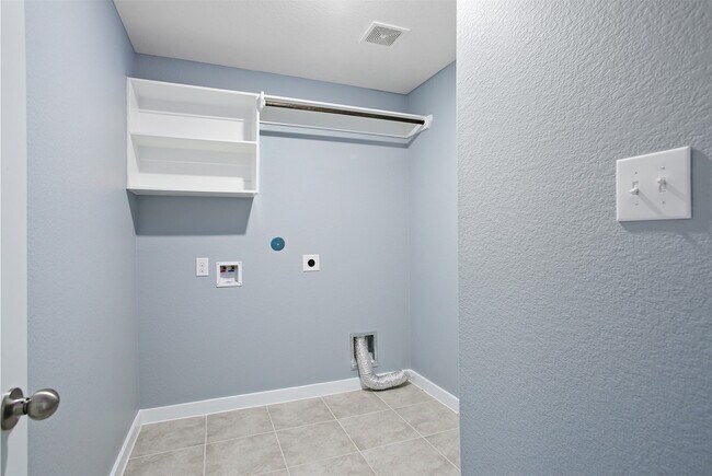 Building Photo - 2716 Bernadino Dr