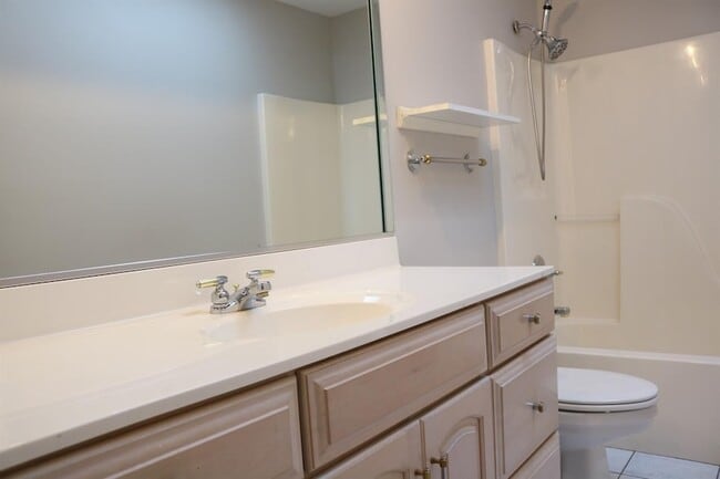 Building Photo - 9939 Sequoia Ln