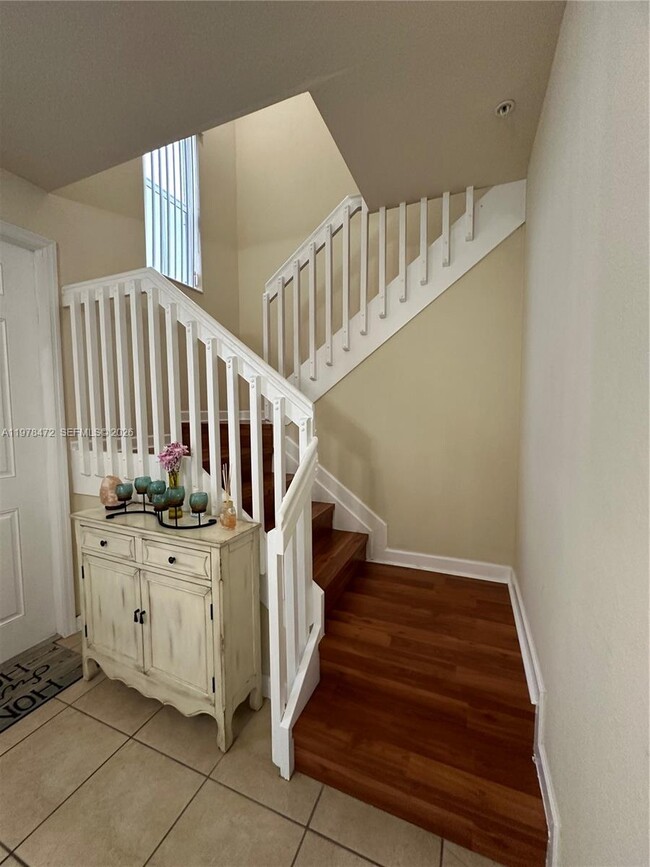 Building Photo - 133 SE 28th Ter