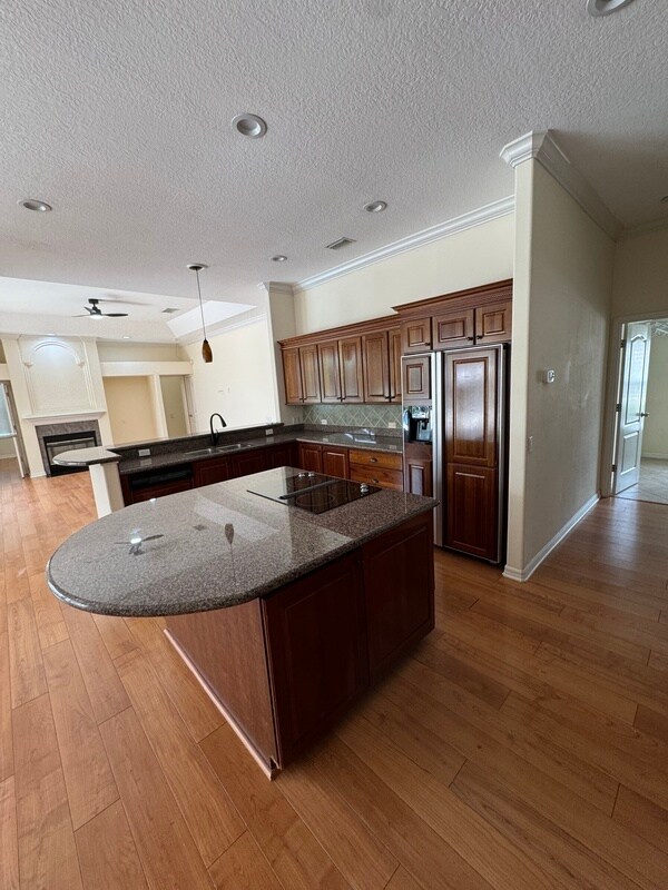 Building Photo - 10084 Cherry Hills Ave Cir