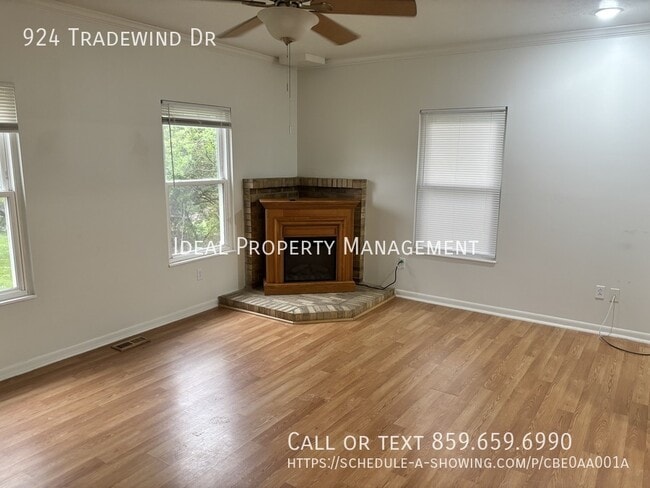 Building Photo - 924 Tradewind Dr