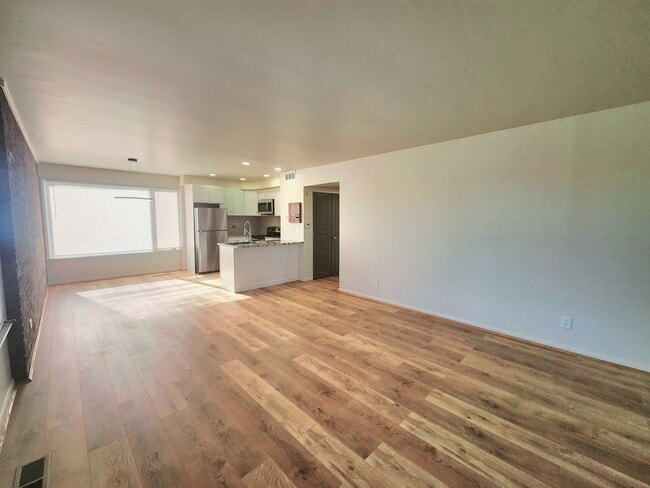 Building Photo - Drummond Flats