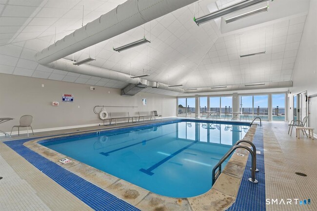 Building Photo - 13 Harbour Close