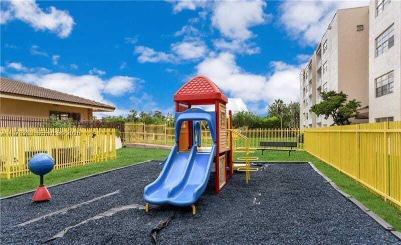 Building Photo - 7000 NW 186th St