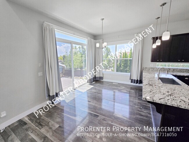 Building Photo - 1308 E Maple Way