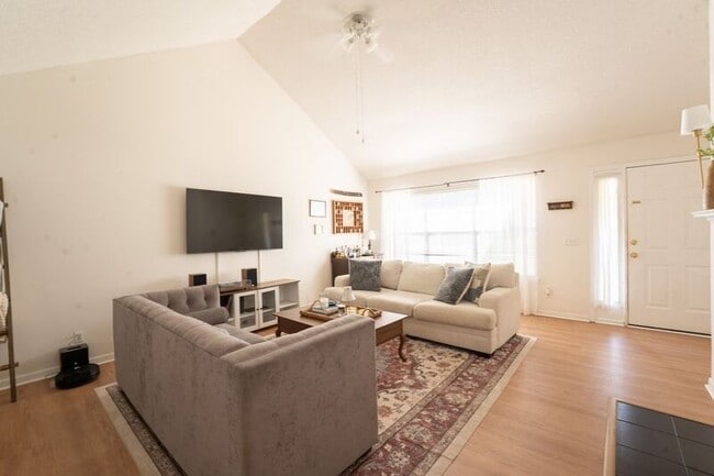 Building Photo - 141 Dukes Way