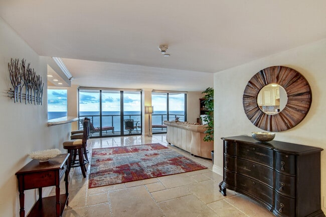 Building Photo - 250 S Ocean Blvd