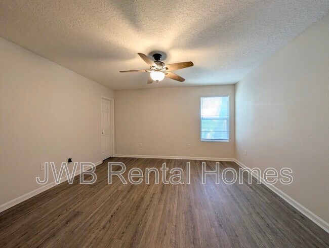 Building Photo - 2837 Regulus Dr