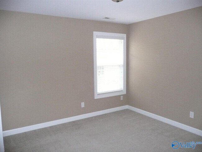 Building Photo - 161 Autumn Branch Dr