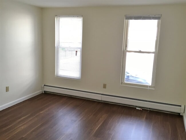 Building Photo - 141 Second St