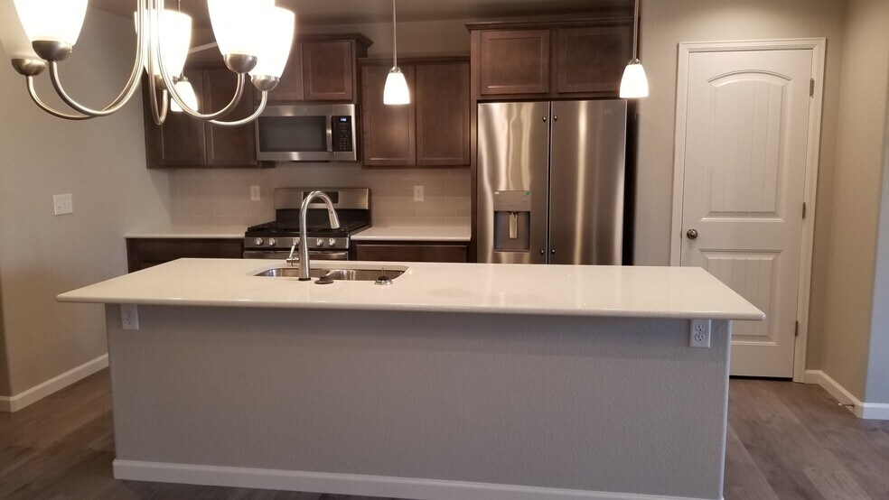 Building Photo - 1055 Petra Heights