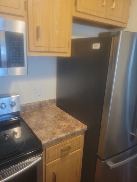 Building Photo - 219 Daniel St