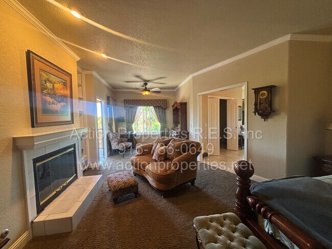 Building Photo - 4726 Abbey Hill