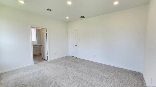 Building Photo - 28815 Texas Sparrow Ln