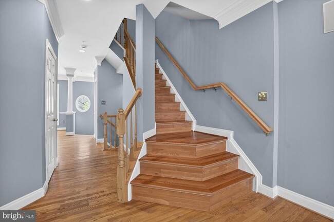 Building Photo - 1169 Regal Oak Dr