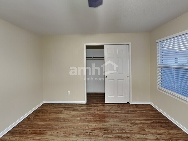 Building Photo - 4823 Dappled Grove Trl