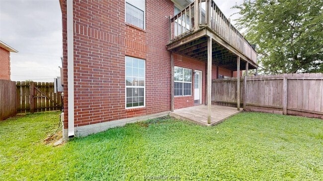 Building Photo - 1507 Hollowhill Drive Unit A