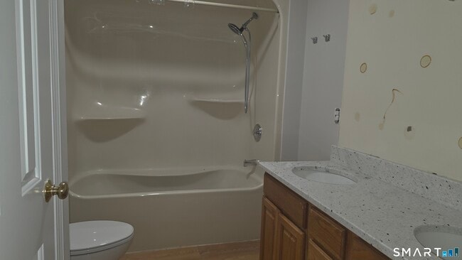 Building Photo - 387 Mixville Rd