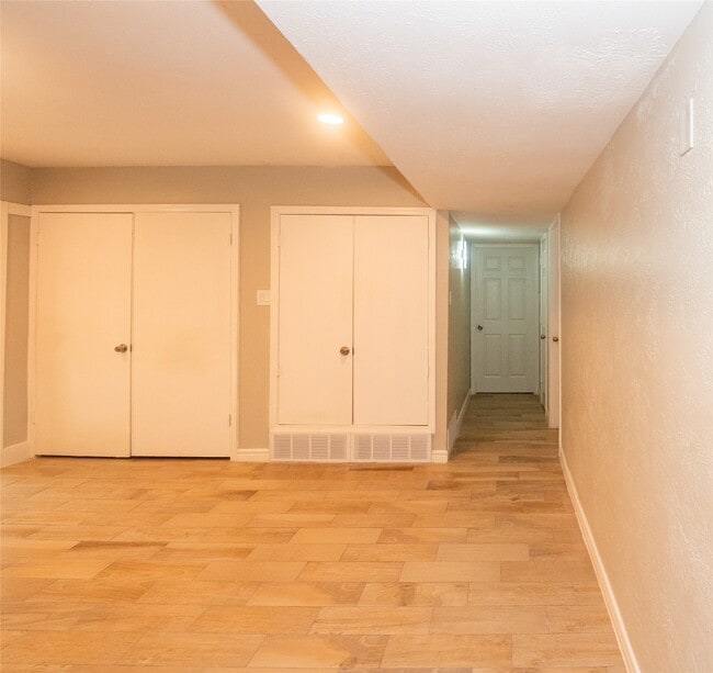 Building Photo - 7206 La Granada Dr