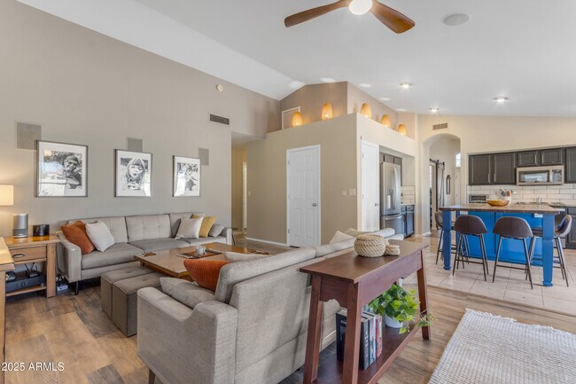 Building Photo - 1823 W Remington Dr