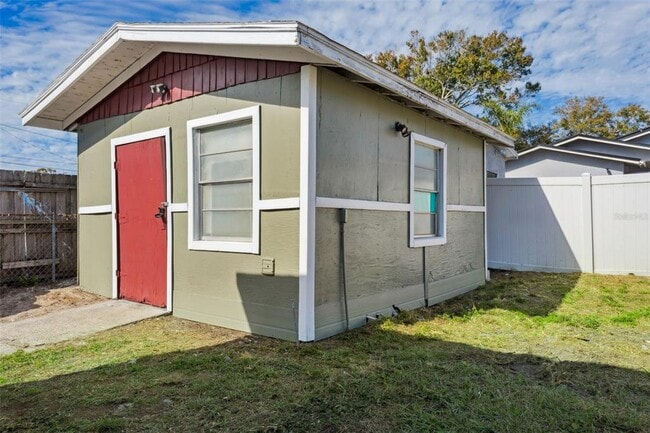 Building Photo - 3923 W Broad St