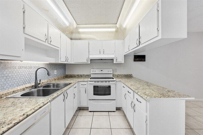 Building Photo - 3118 Spanish Wells Dr