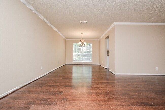 Building Photo - 10 Ridgecross Pl