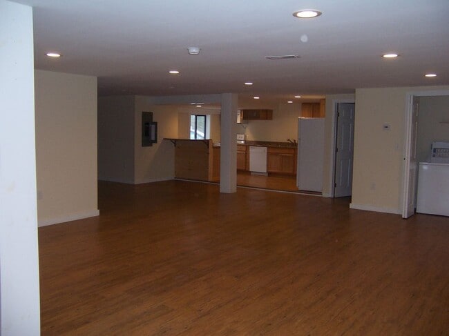 Building Photo - 3886 NH-25