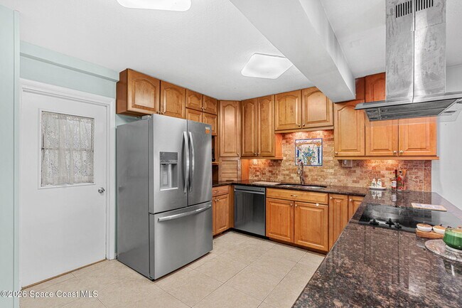 Building Photo - 412 Emerald Dr S