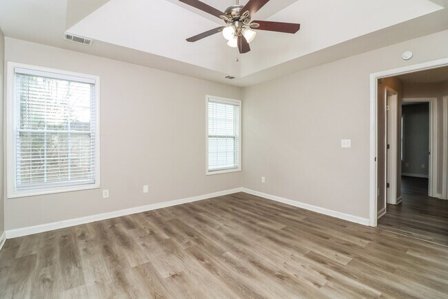 Building Photo - 5701 Castlebrook Dr