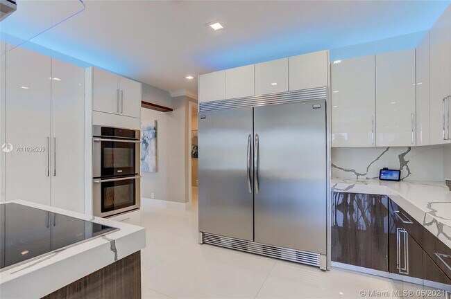 Building Photo - 750 Marine Dr