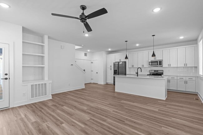 Building Photo - Luxurious Newly Built 3BD, 4BA Downtown Raleigh Townhome with Spacious Balcony and Natural Light ...