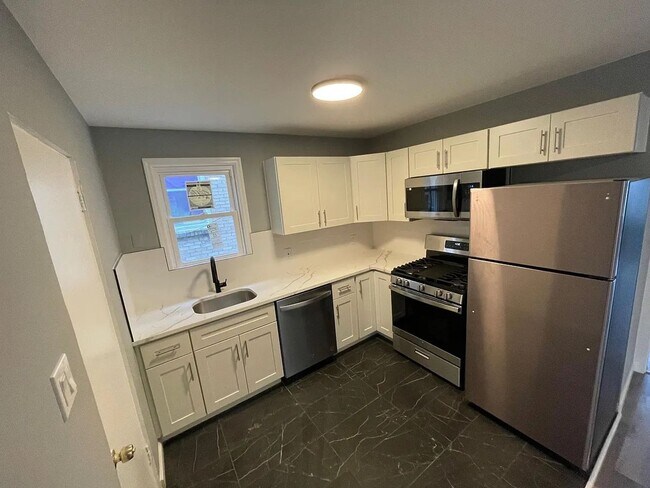 Building Photo - 1509 Rockland Ave