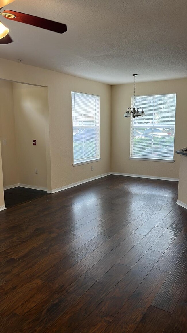 Building Photo - 6071 Westgate Dr