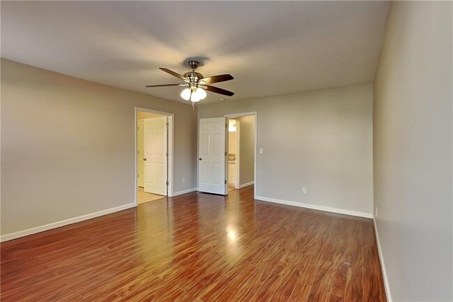 Building Photo - 4880 Camberbridge Dr