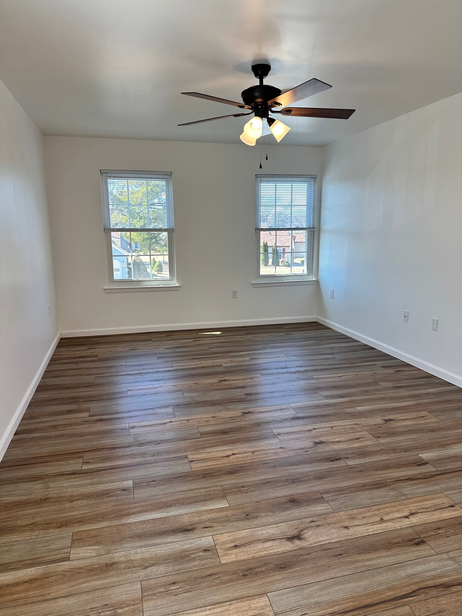 Primary bedroom - 7044 Basswood Rd