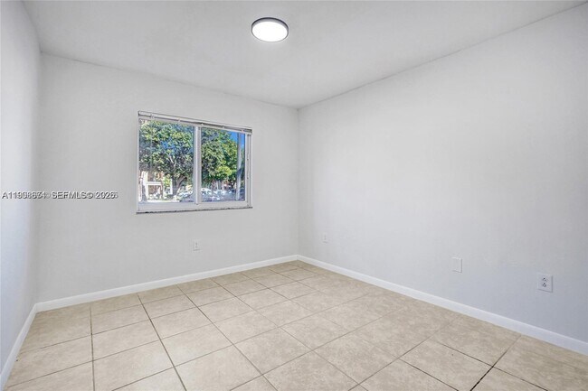 Building Photo - 3398 NE 9th Dr