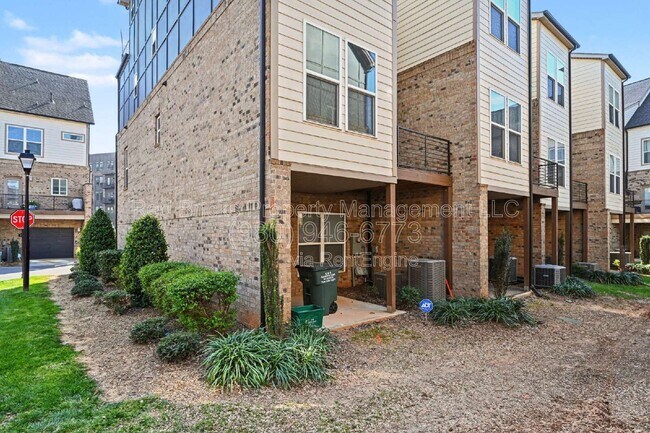 Building Photo - 2905 Grand Union Way