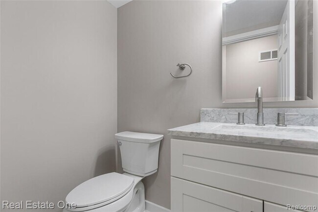 Building Photo - 5842 Marble Dr