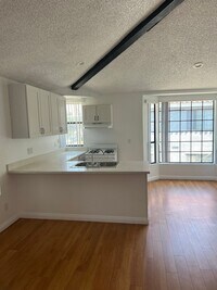 Building Photo - 10234 Tujunga Canyon Blvd