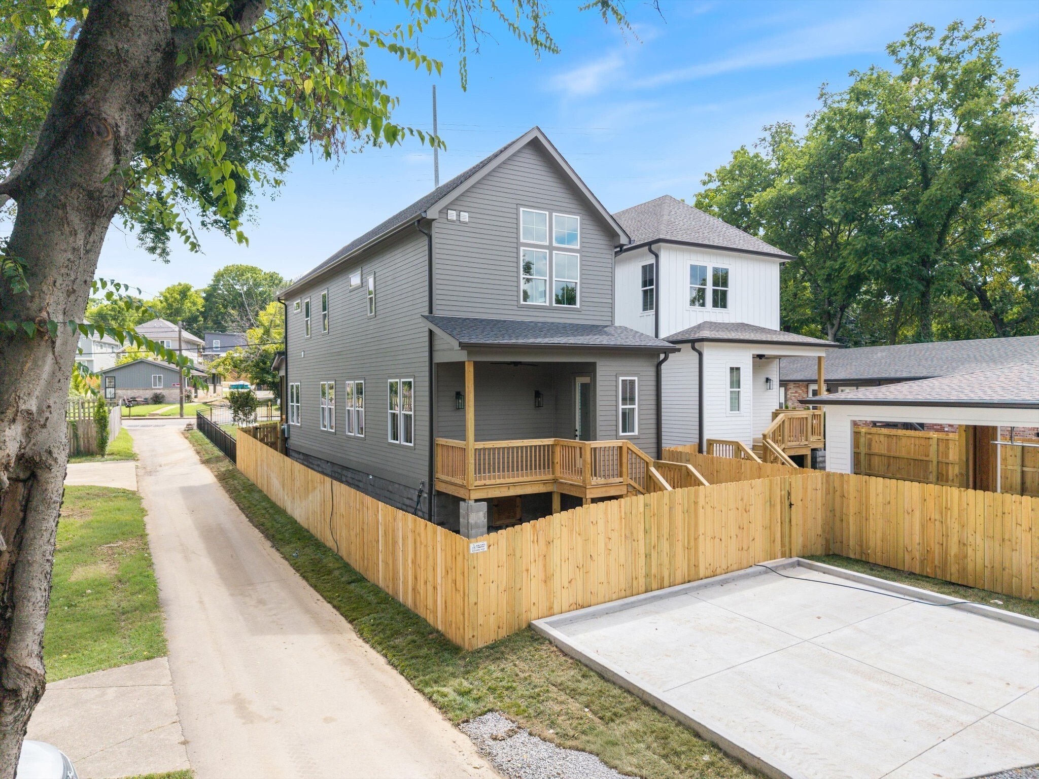 Building Photo - 2826 Clifton Ave