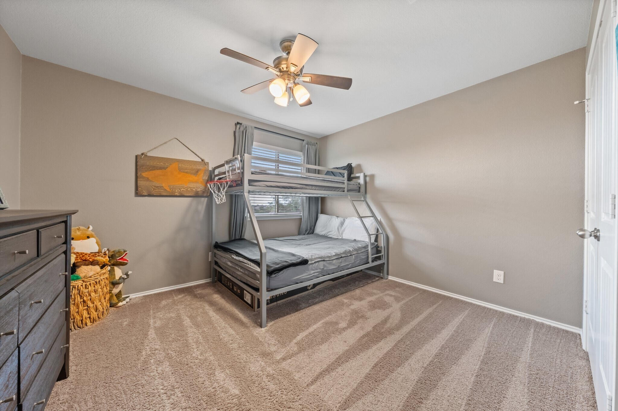 Building Photo - 5221 Cicero Dr
