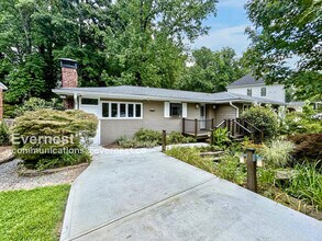 Building Photo - 2771 Winding Ln NE