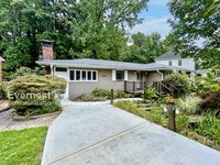 Building Photo - 2771 Winding Ln NE