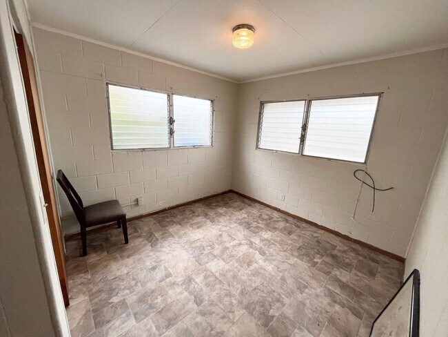 Building Photo - 2429 N School St